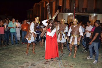 PARÓQUIAS E COMUNIDADES DA DIOCESE DE MIRACEMA DO TOCANTINS REALIZAM VIA-SACRA ENCENADA