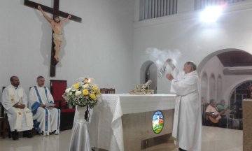 PADRE ADAHILTON CELEBRA JUBILEU DE PRATA SACERDOTAL