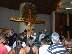 Passagem da Cruz e Imagem de Nossa Senhora na Paróquia Nossa Senhora da Conceição.